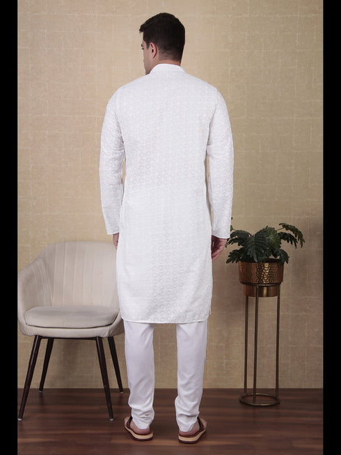 White Kurta Cotton Payjama Closure View